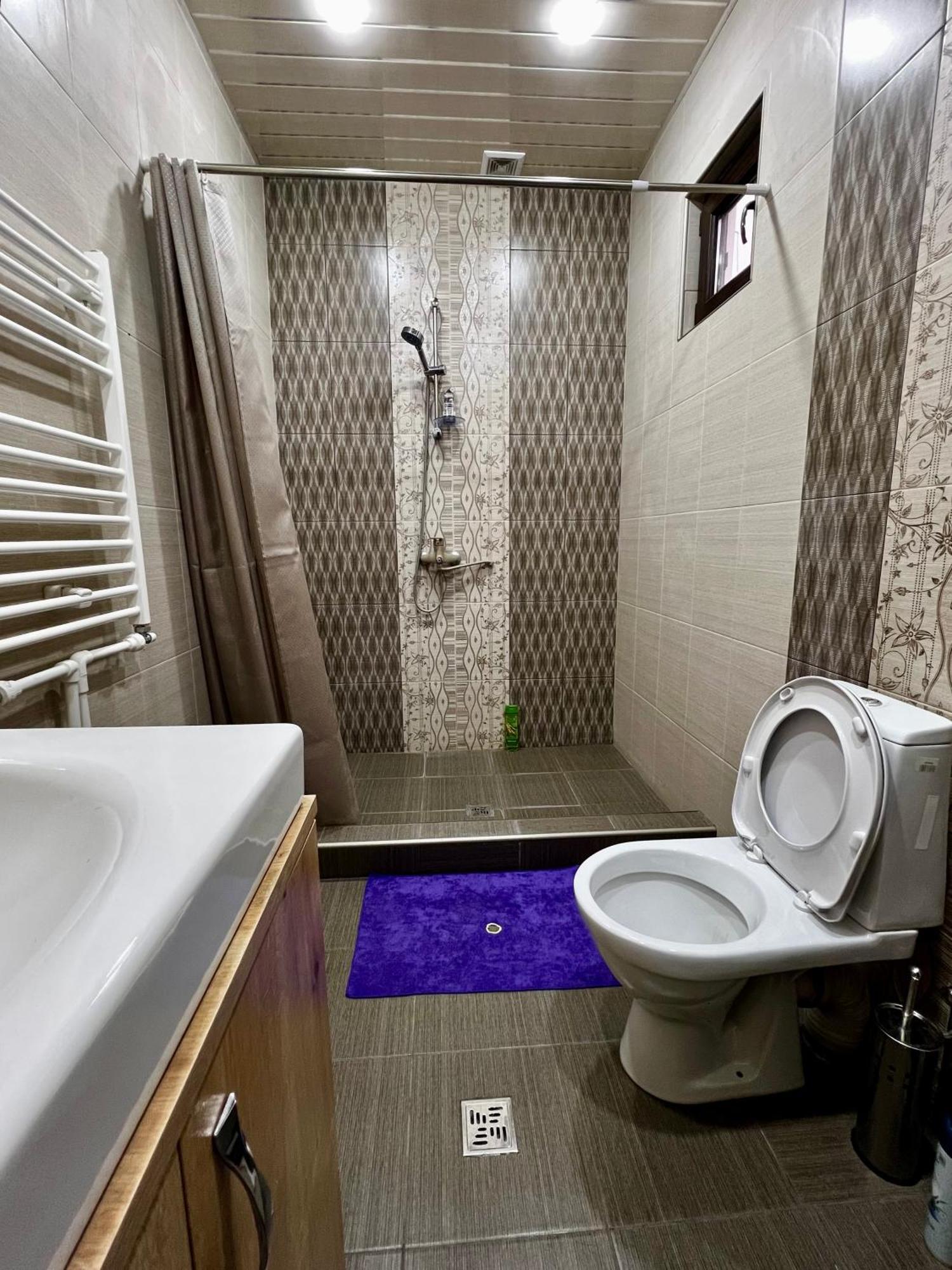 New , Comfortable 3 Bedroom House Jereván Kültér fotó