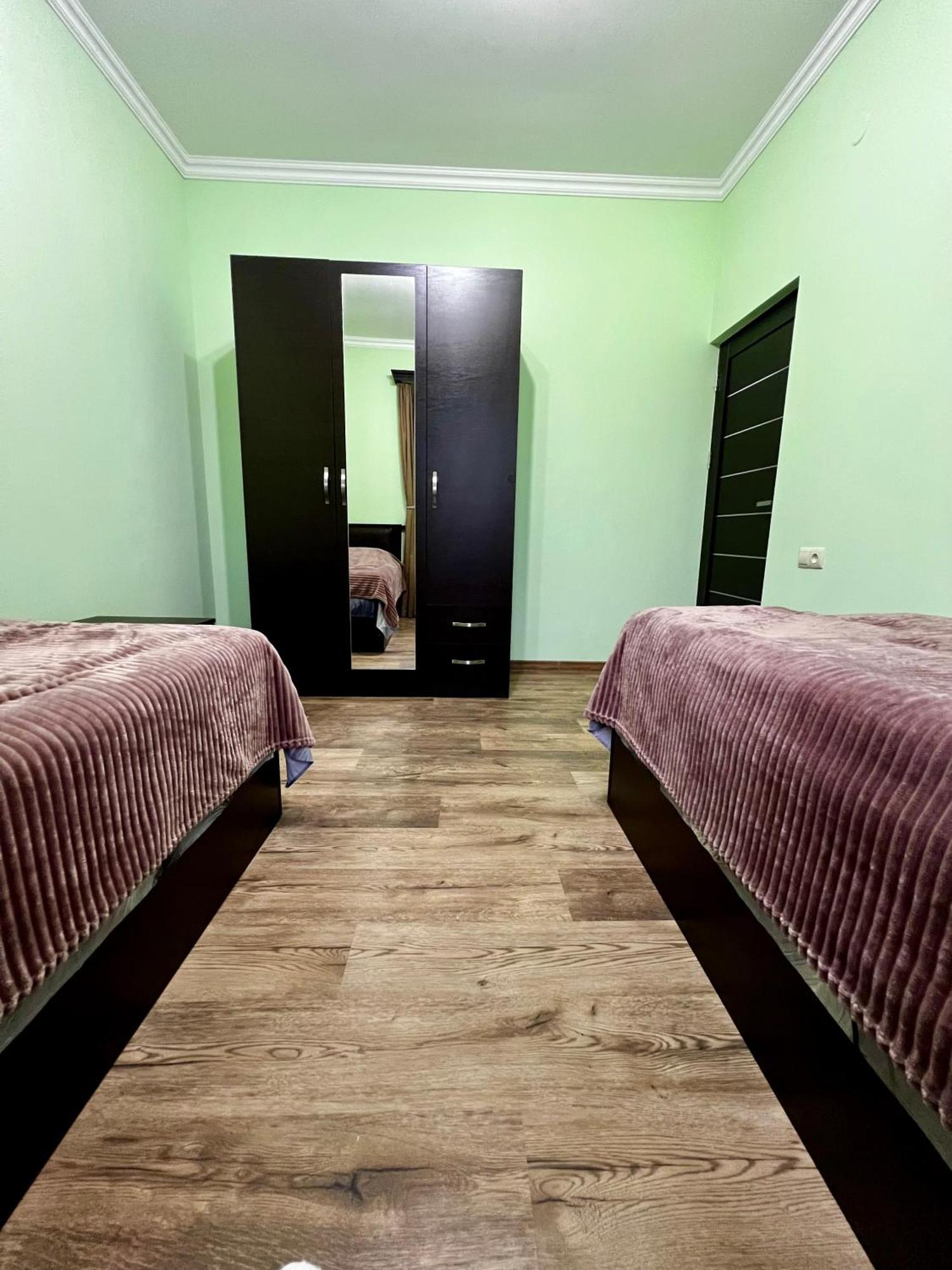 New , Comfortable 3 Bedroom House Jereván Kültér fotó